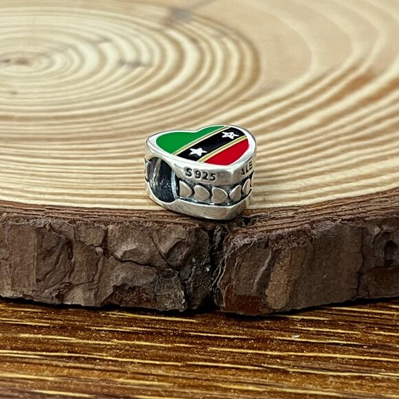 Pandora St.Kitts & Nevis Flag Saint Kitts and Nevis Heart Bead Charm - Picture 3 of 4